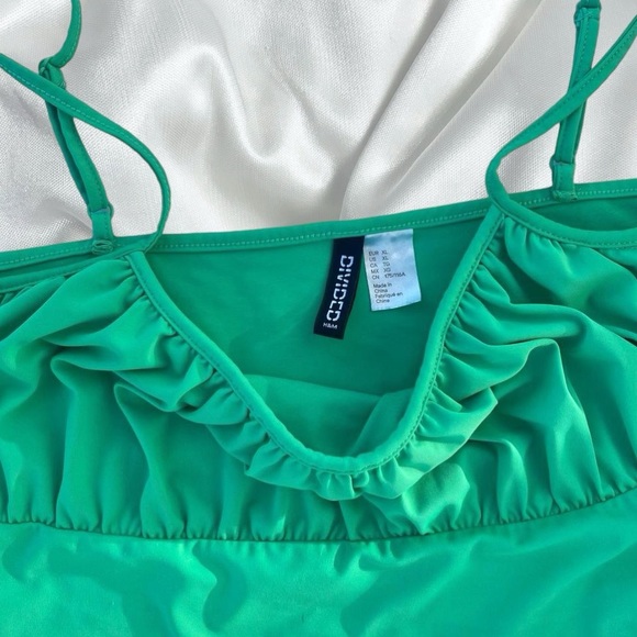 Super cropped milkmaid tank - Picture 2 of 4